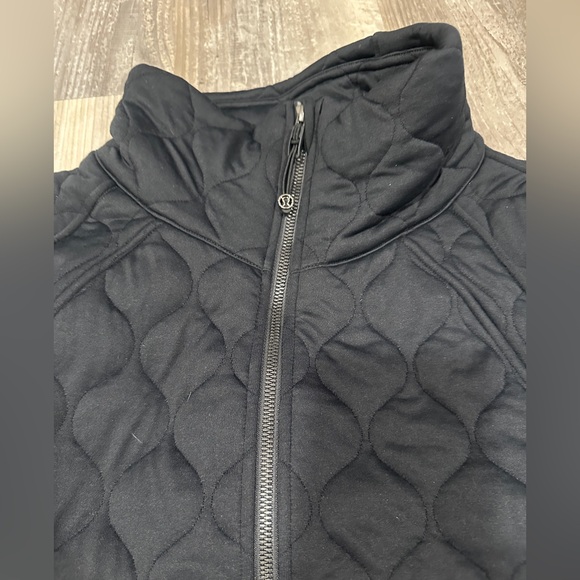 NEW with tags! Lululemon Scuba Oversized Quilted Half Zip
Black sz XL/XXL - Picture 4 of 12
